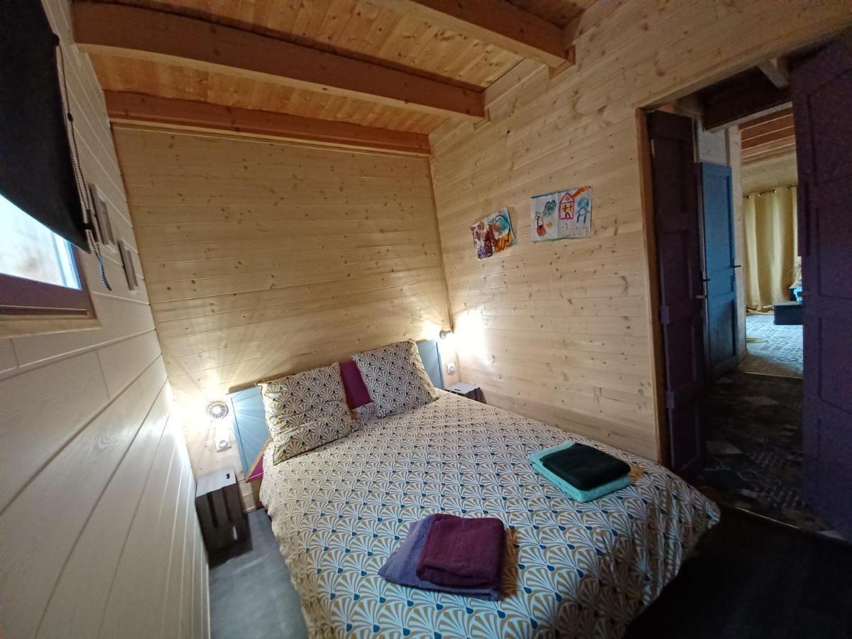 Chalet chaleureux avec parking garage motos, vélos La Chapelle-aux-Chasses Extérieur photo
